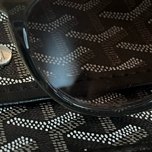 2 pairs of sunglasses 🕶️ banana republic & Dblanc - Picture 6 of 7